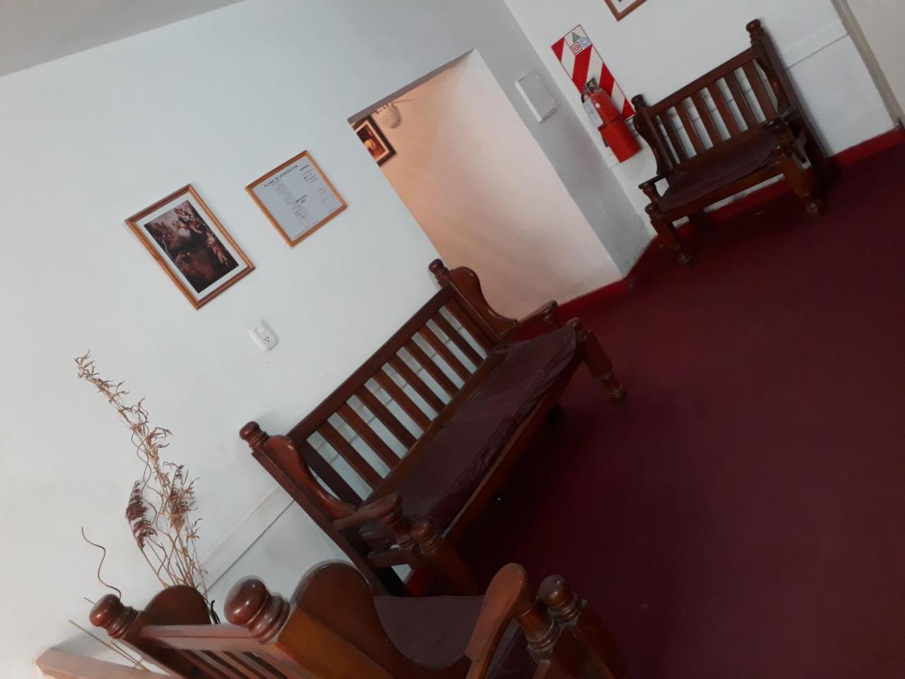 לה ריוחה Hotel Embajador מראה חיצוני תמונה
