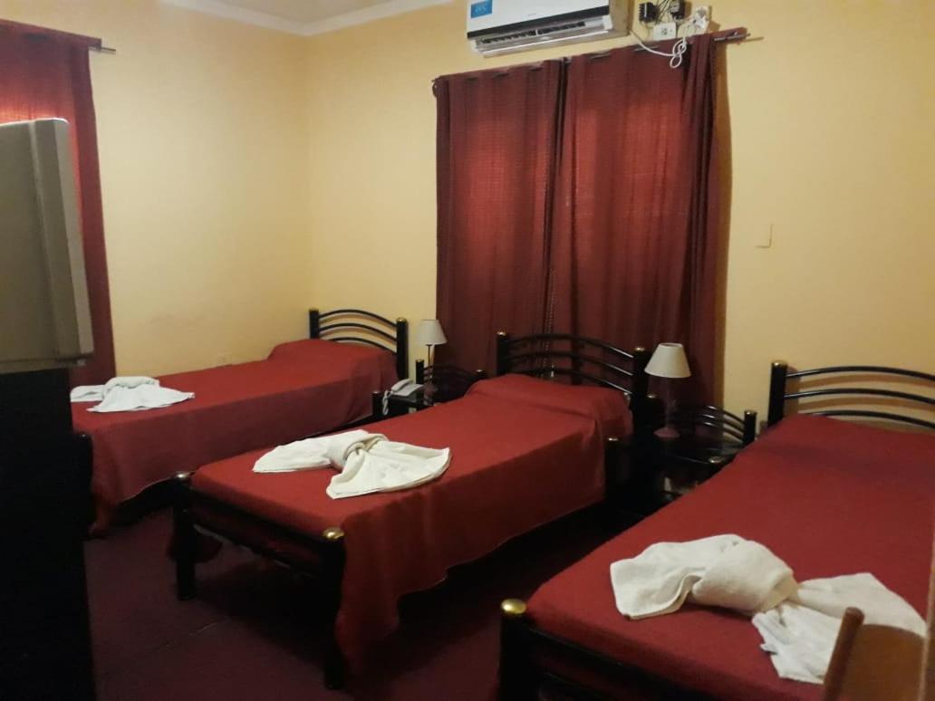 לה ריוחה Hotel Embajador מראה חיצוני תמונה